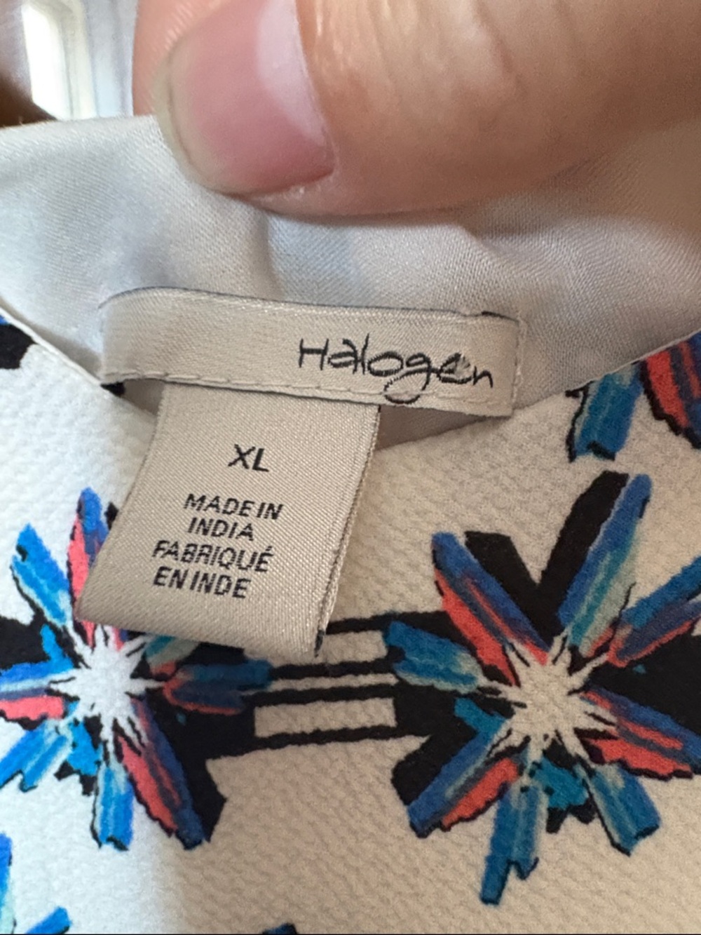 Halogen Sleeveless White Floral V-Neck Tank Top - Picture 2 of 5
